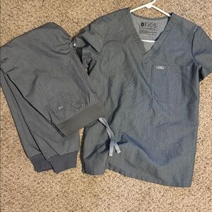 Figs Charcoal Scrub Ensemble